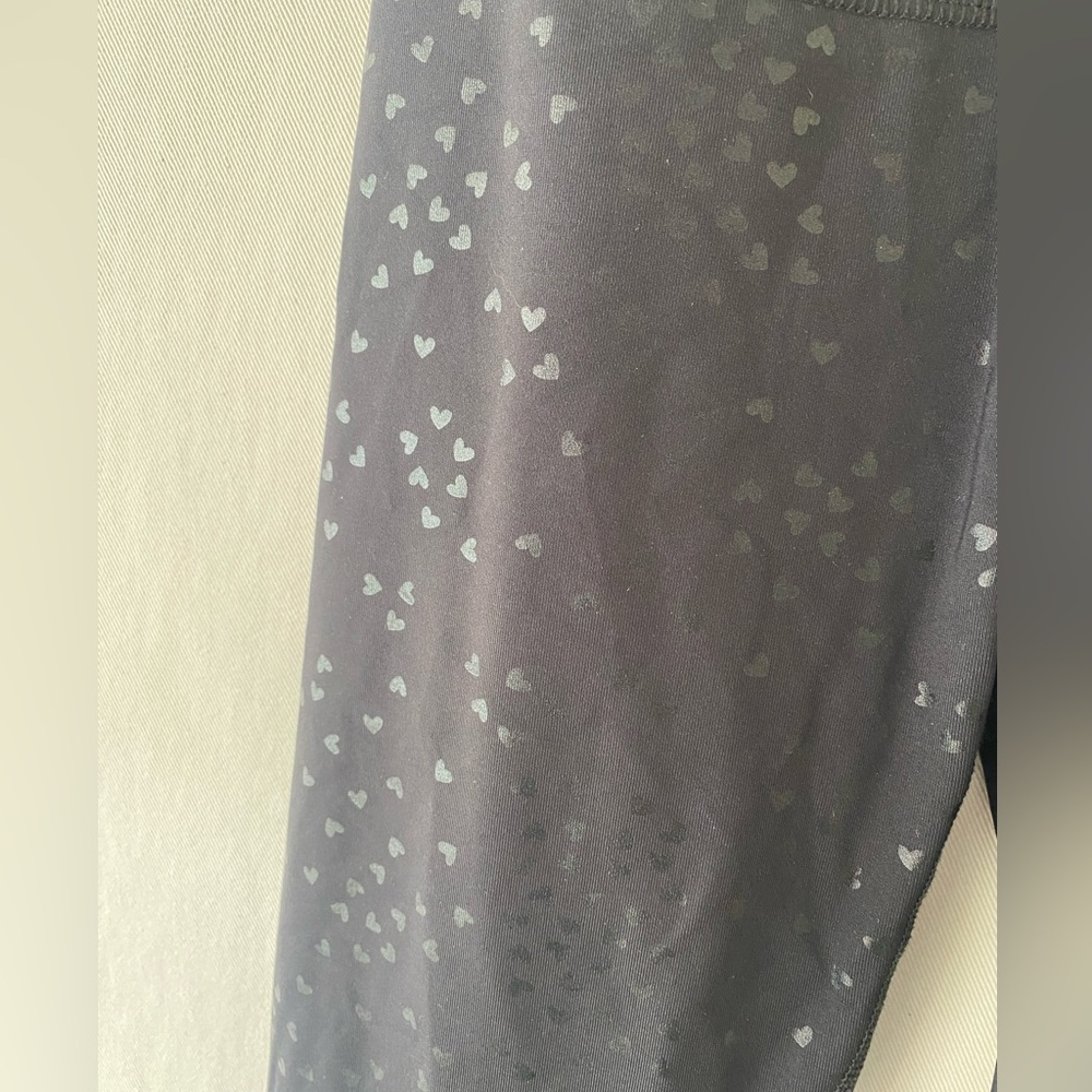 Beyond Yoga high waisted midi leggings black sparkled hearts womens small